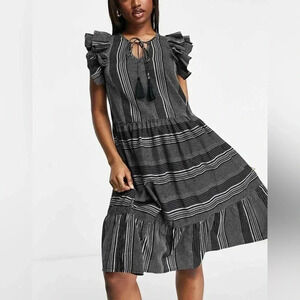 NWT Accessorize statement shoulder beach summer dress in black women’s size M